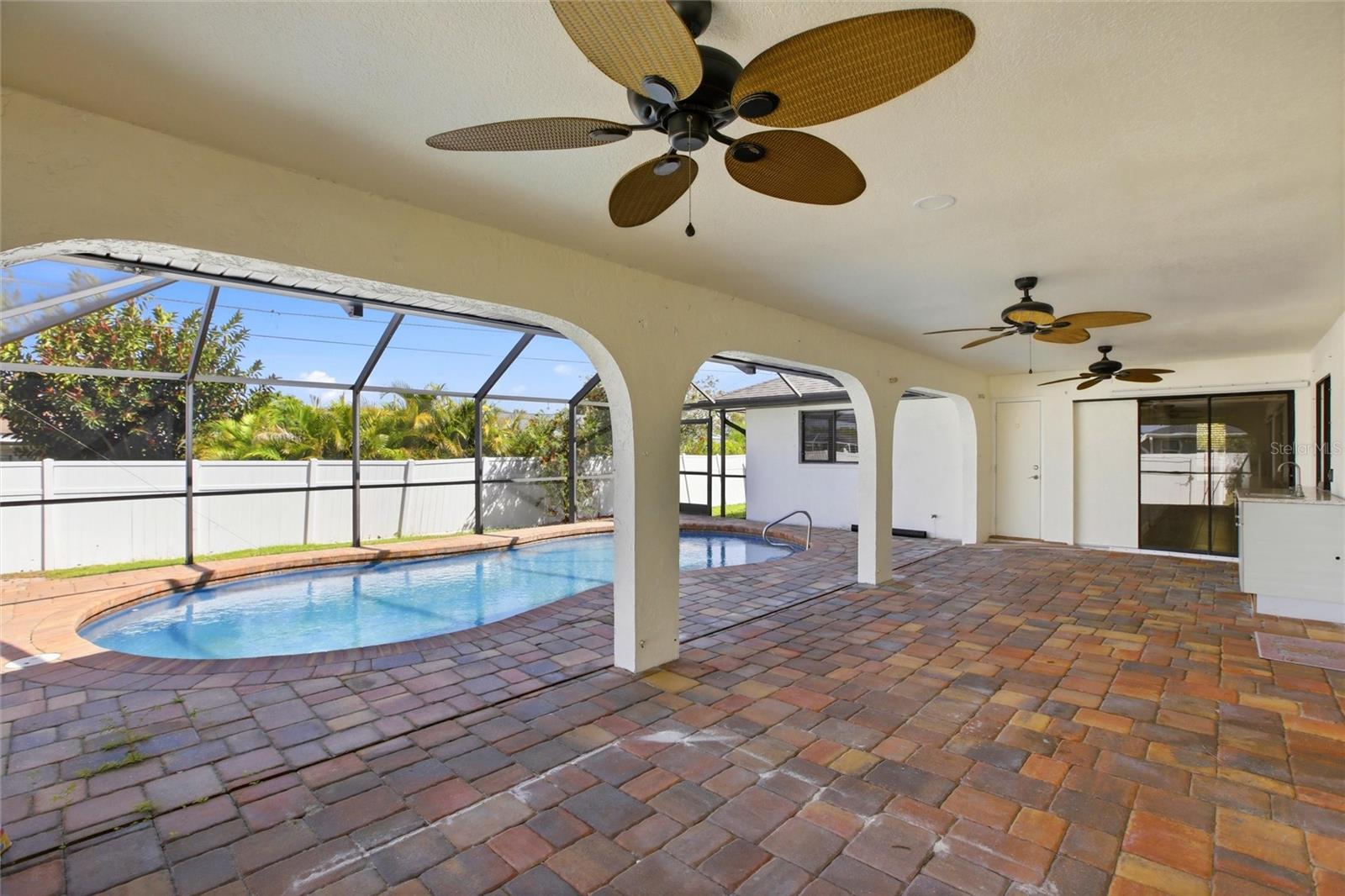 176 N WATERWAY DR NW, PORT CHARLOTTE, FL, 33952