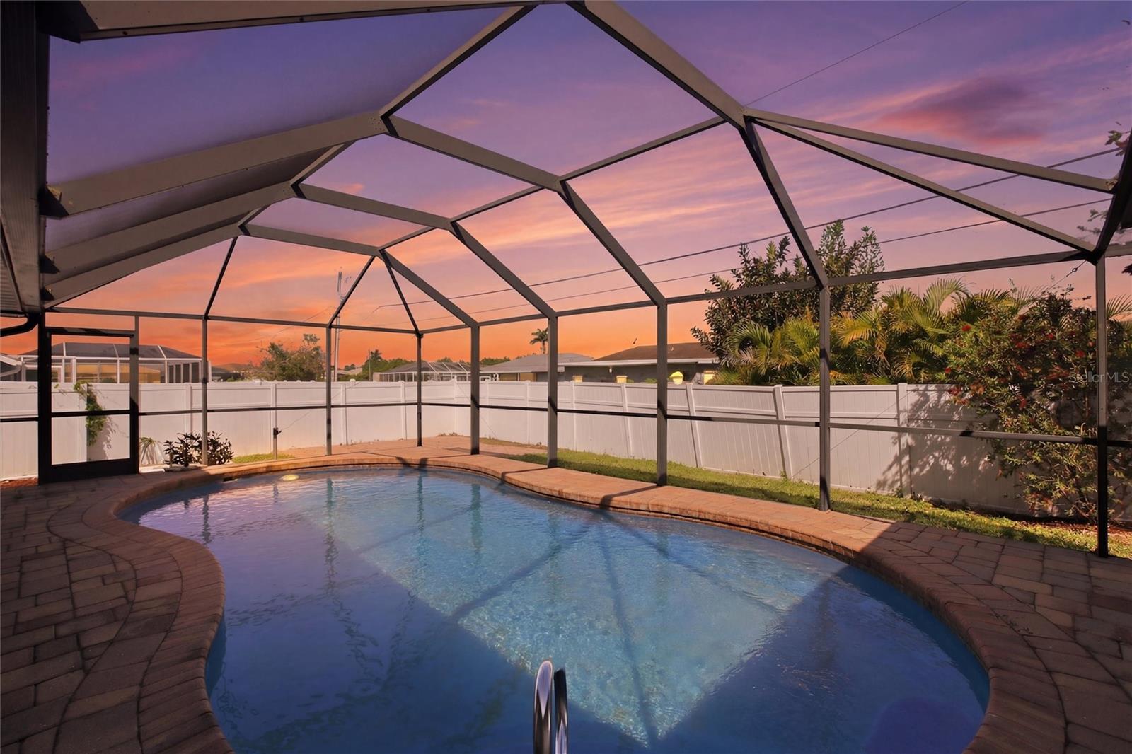 176 N WATERWAY DR NW, PORT CHARLOTTE, FL, 33952