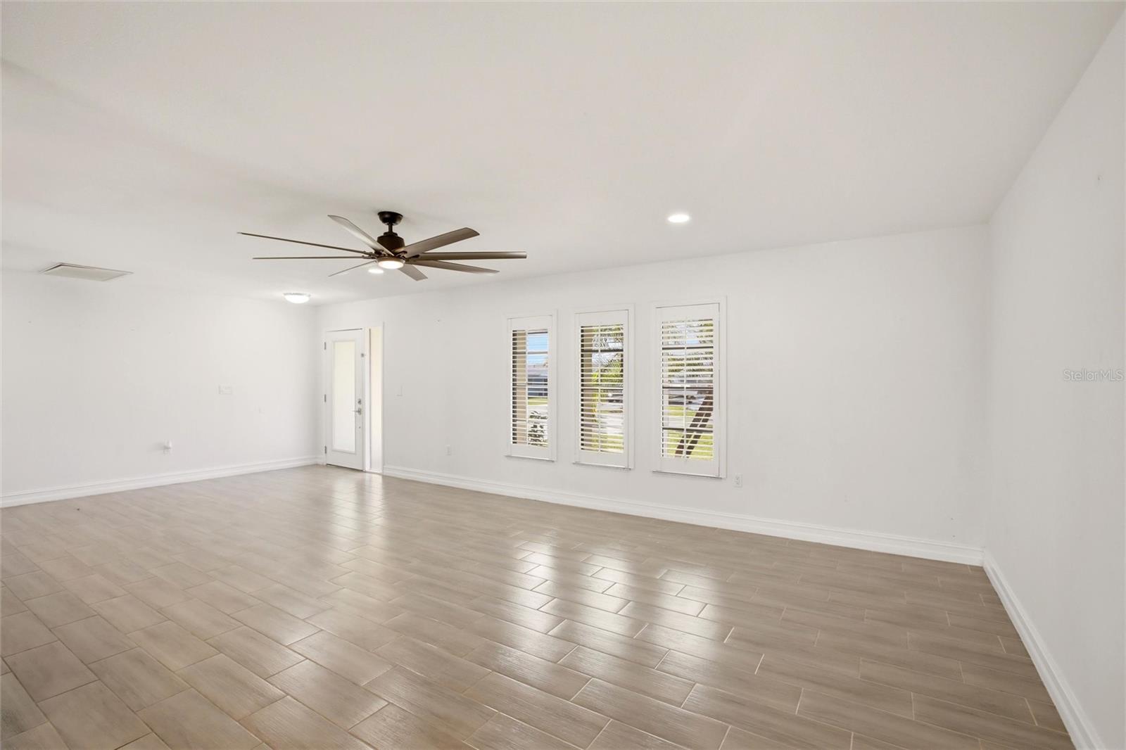 176 N WATERWAY DR NW, PORT CHARLOTTE, FL, 33952