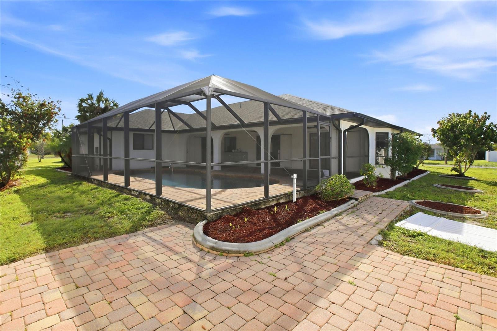 176 N WATERWAY DR NW, PORT CHARLOTTE, FL, 33952