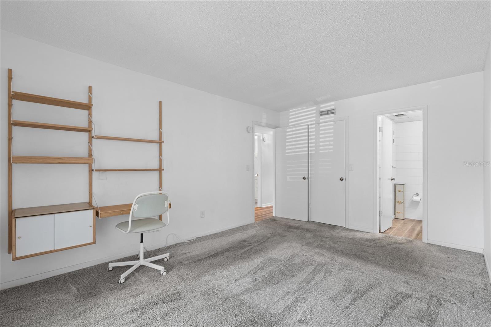 209 NE LINCOLN CIR N #109, ST PETERSBURG, FL, 33702