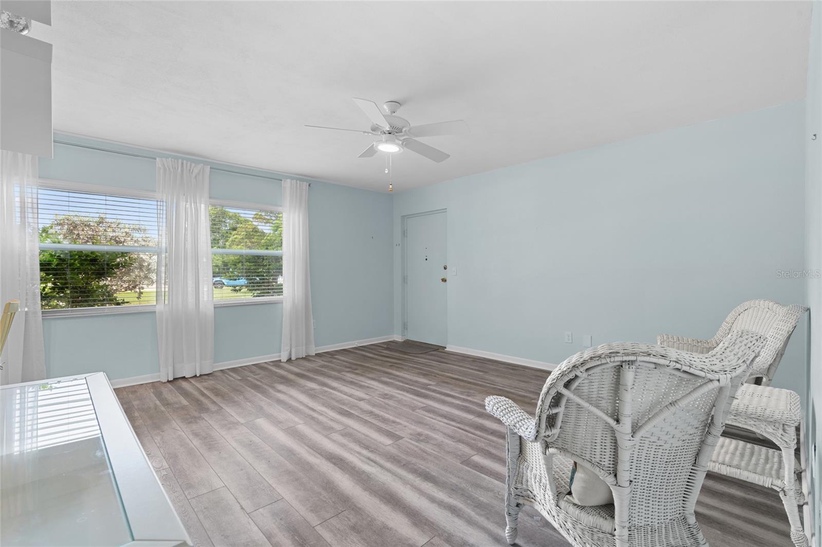209 NE LINCOLN CIR N #109, ST PETERSBURG, FL, 33702