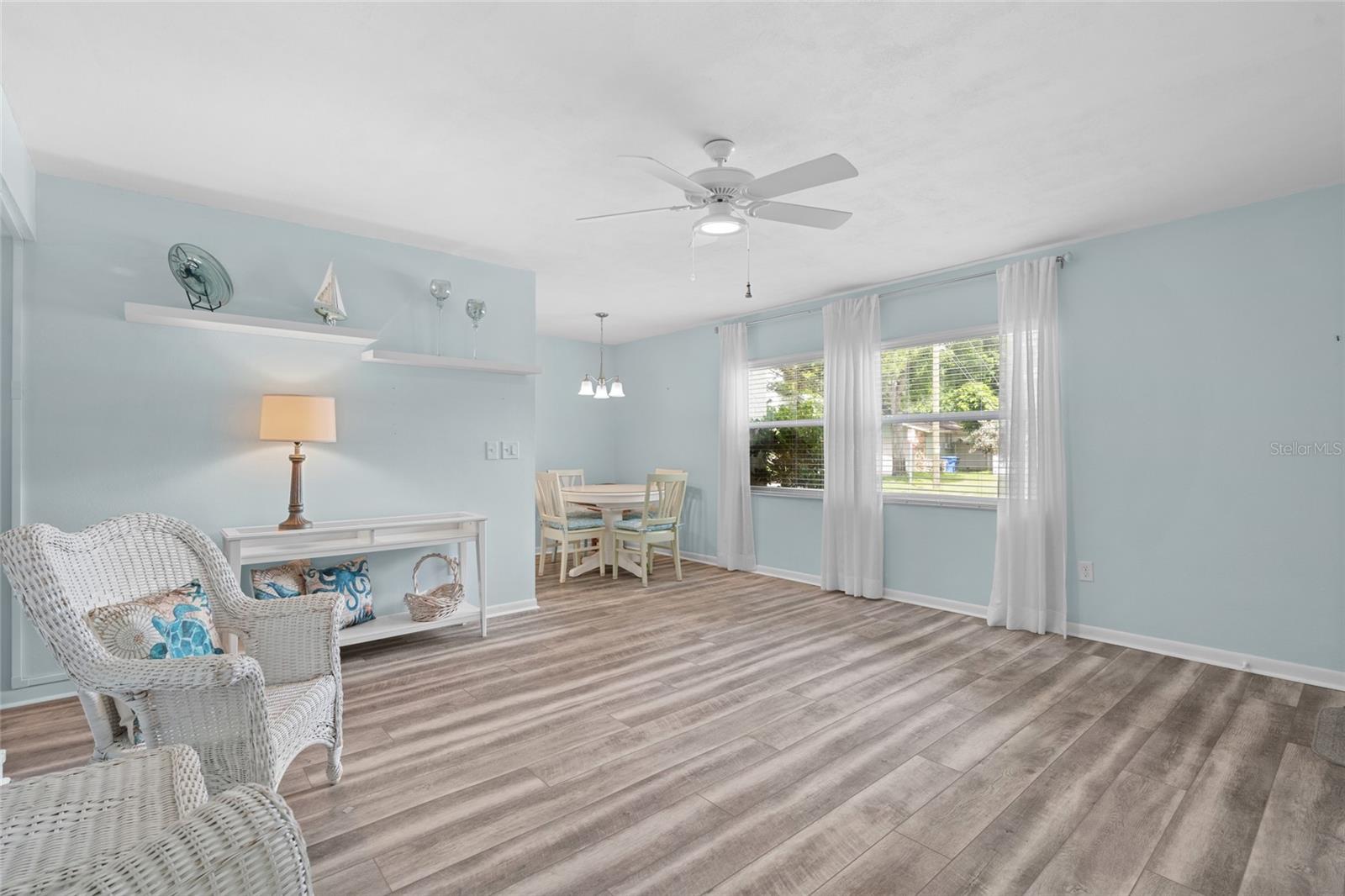209 NE LINCOLN CIR N #109, ST PETERSBURG, FL, 33702