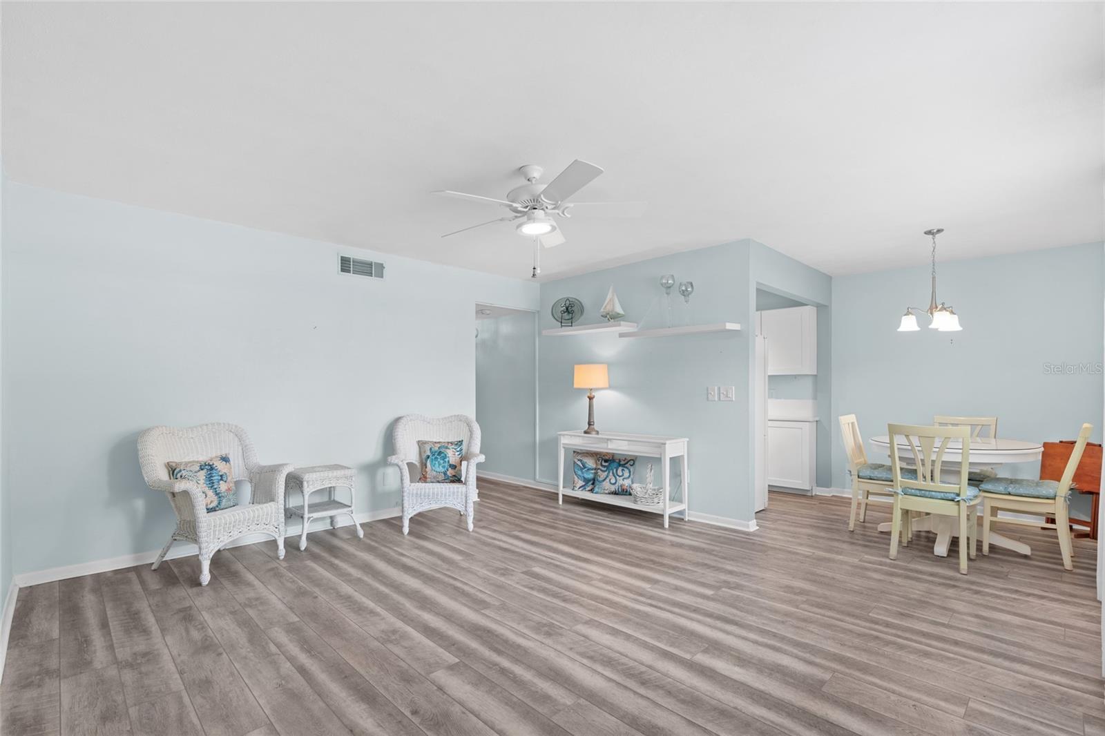 209 NE LINCOLN CIR N #109, ST PETERSBURG, FL, 33702