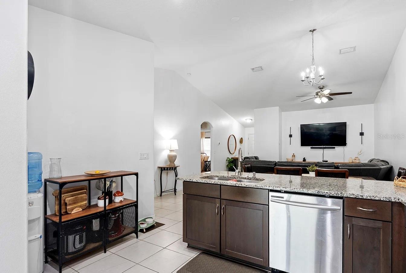84 BUTTONWORTH DR, PALM COAST, FL, 32137