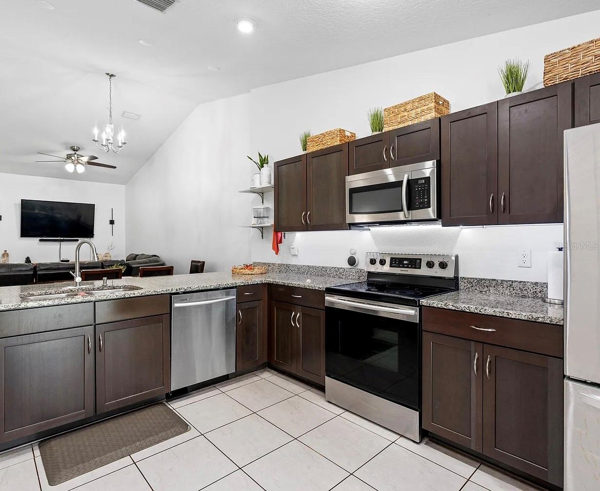 84 BUTTONWORTH DR, PALM COAST, FL, 32137