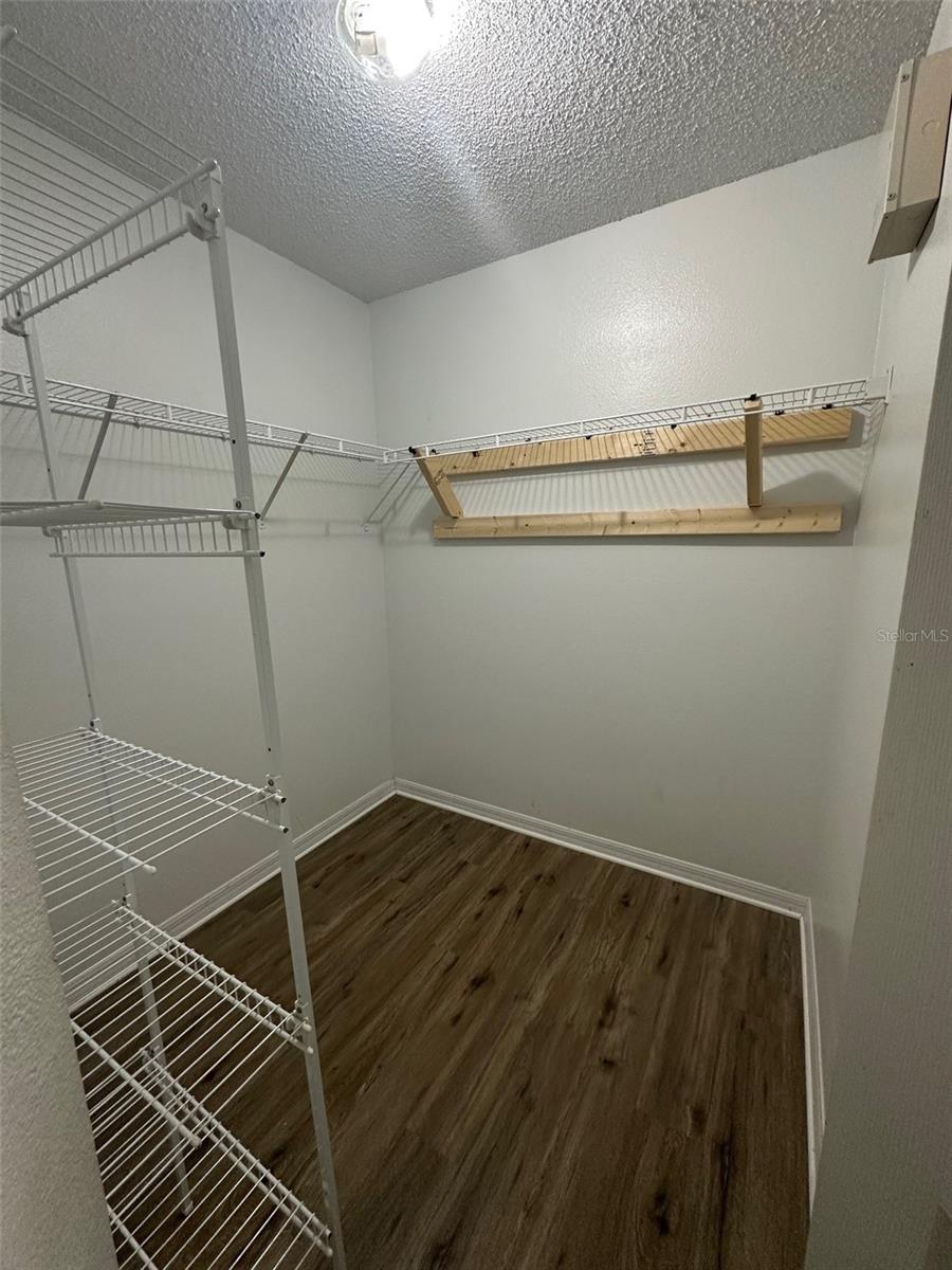 1001 LAKE CHARLES DR, DAVENPORT, FL, 33837