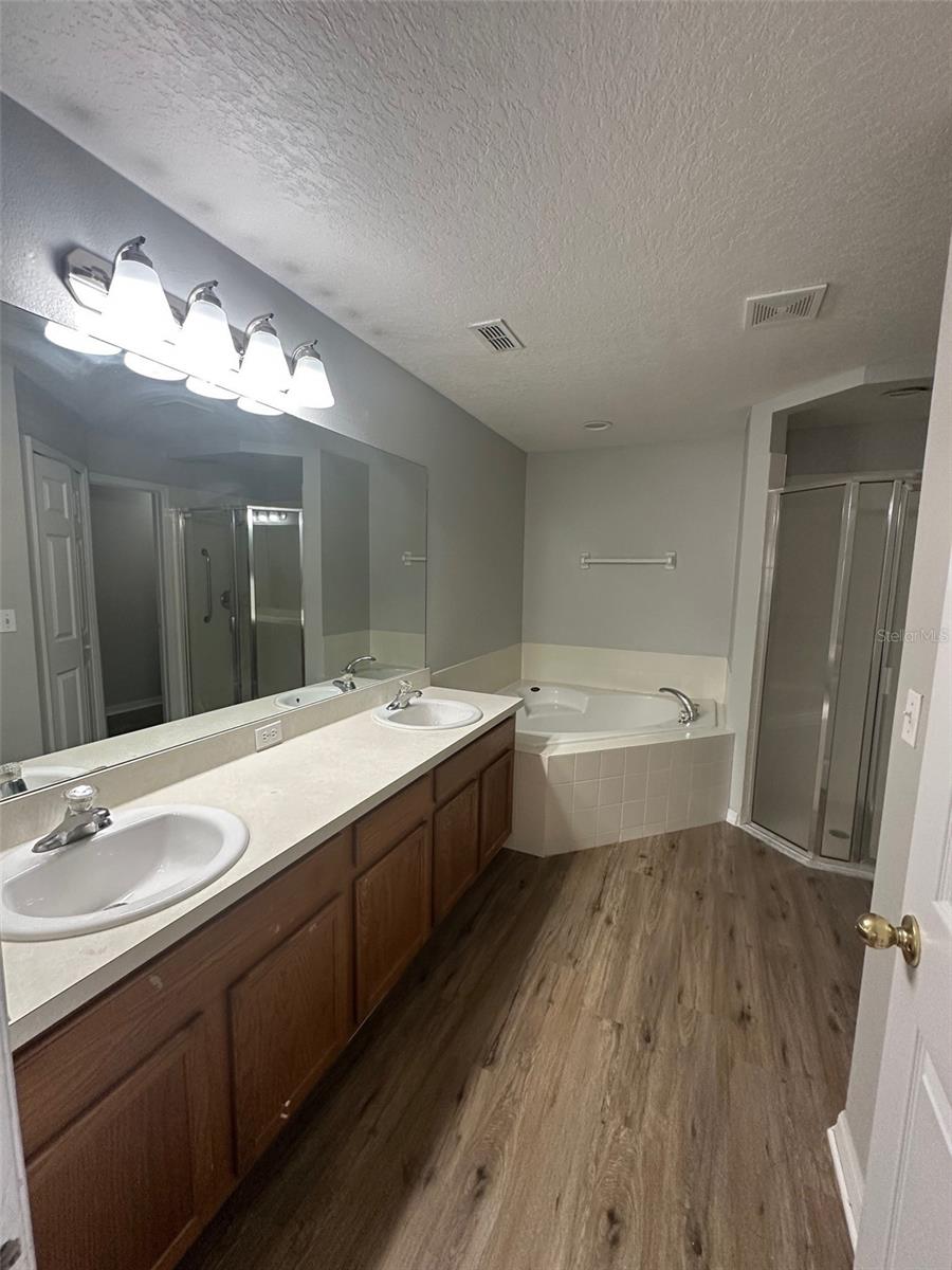 1001 LAKE CHARLES DR, DAVENPORT, FL, 33837