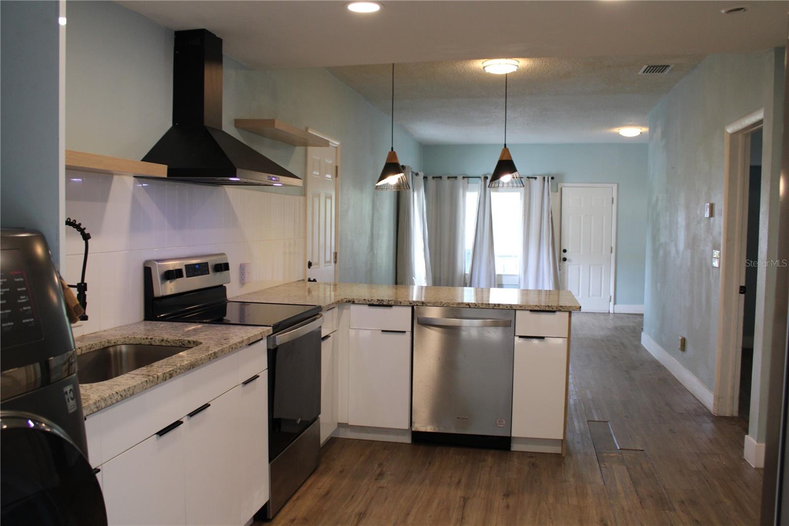 1106 E DR MARTIN LUTHER KING JR BLVD, PLANT CITY, FL, 33563