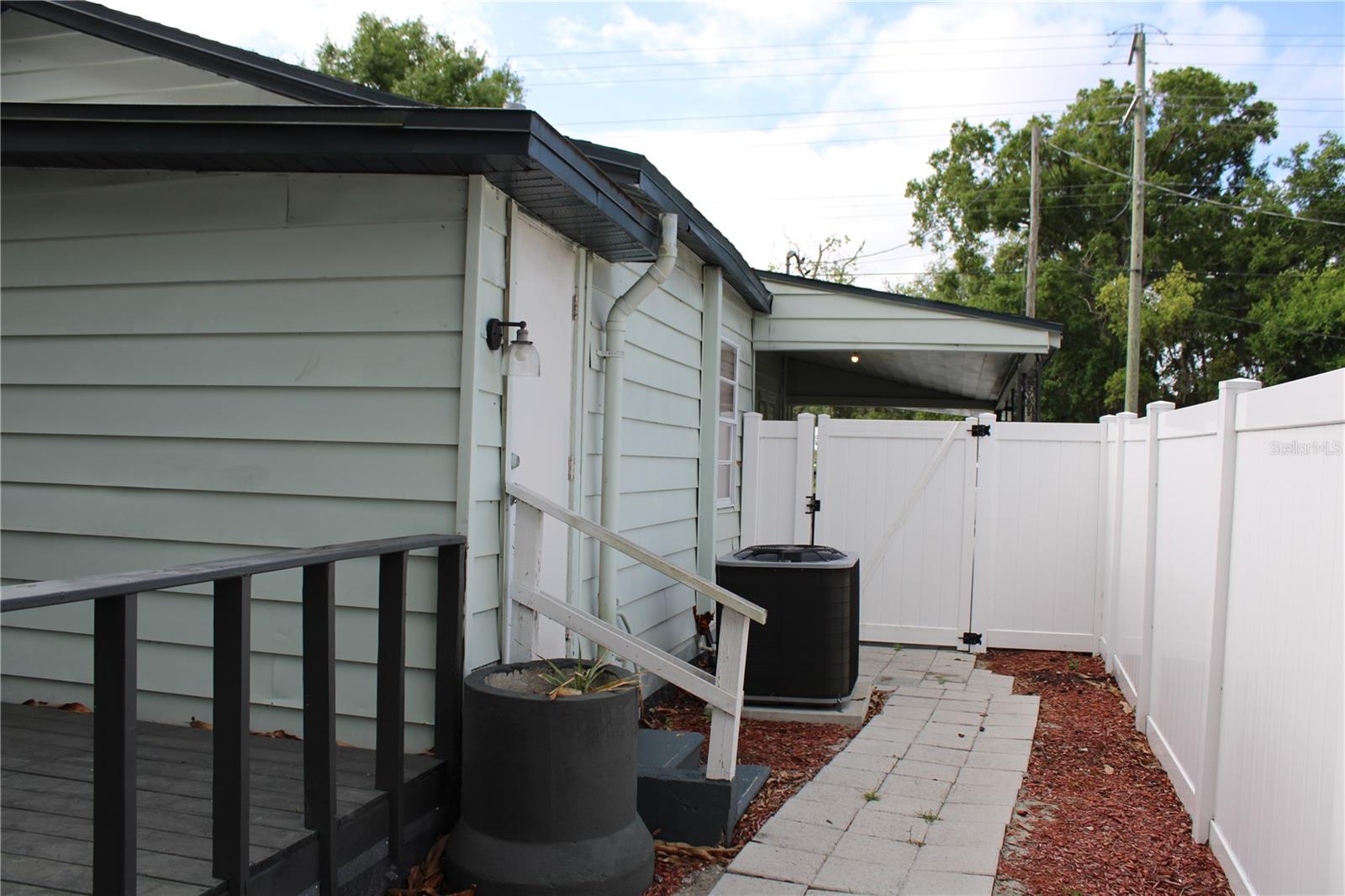 1106 E DR MARTIN LUTHER KING JR BLVD, PLANT CITY, FL, 33563