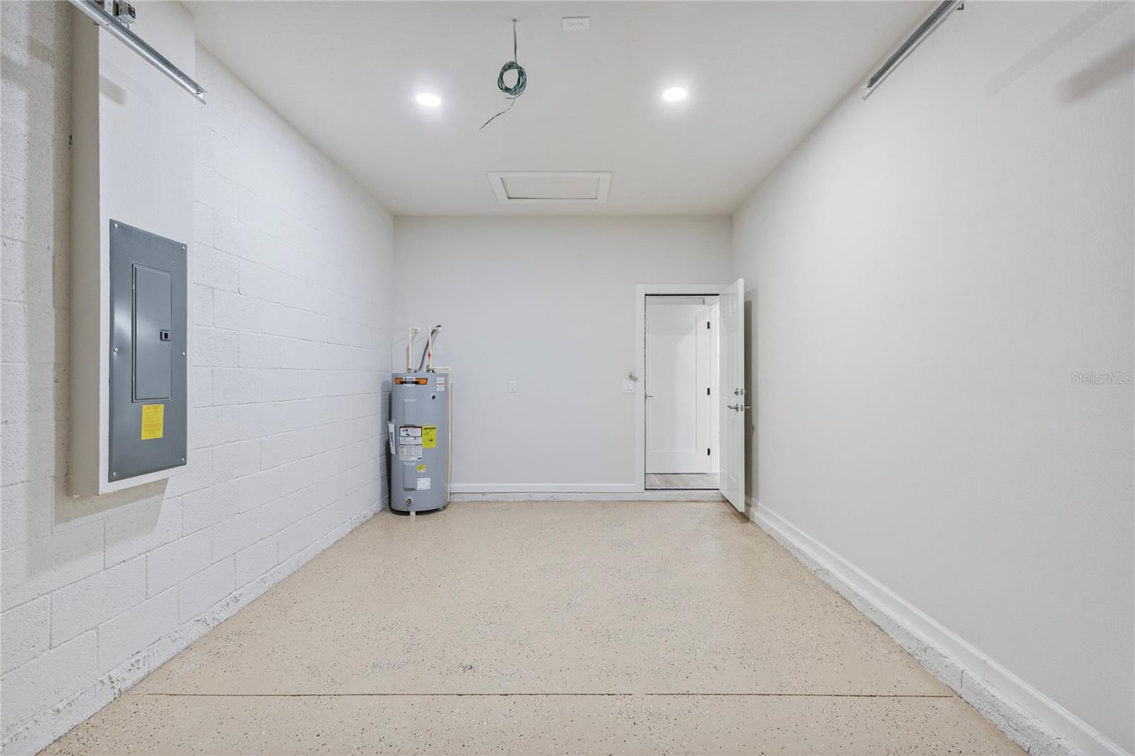 809 E 131ST AVE, TAMPA, FL, 33612