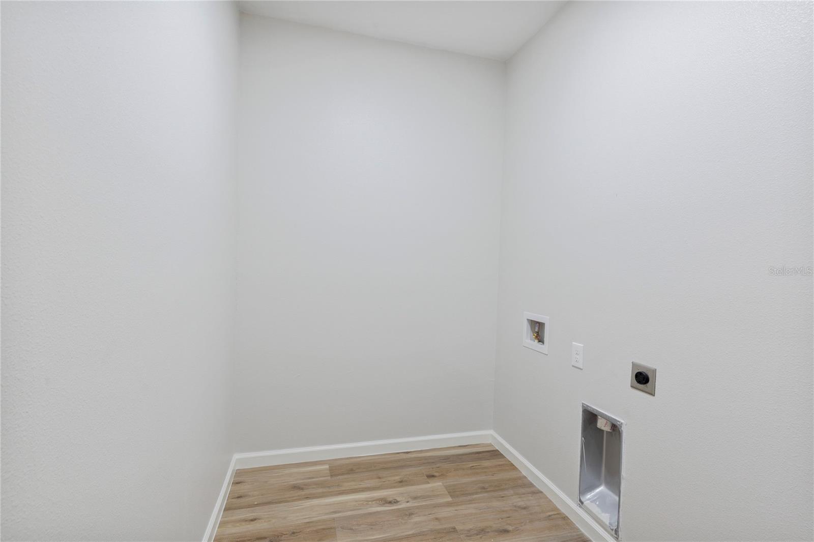 809 E 131ST AVE, TAMPA, FL, 33612