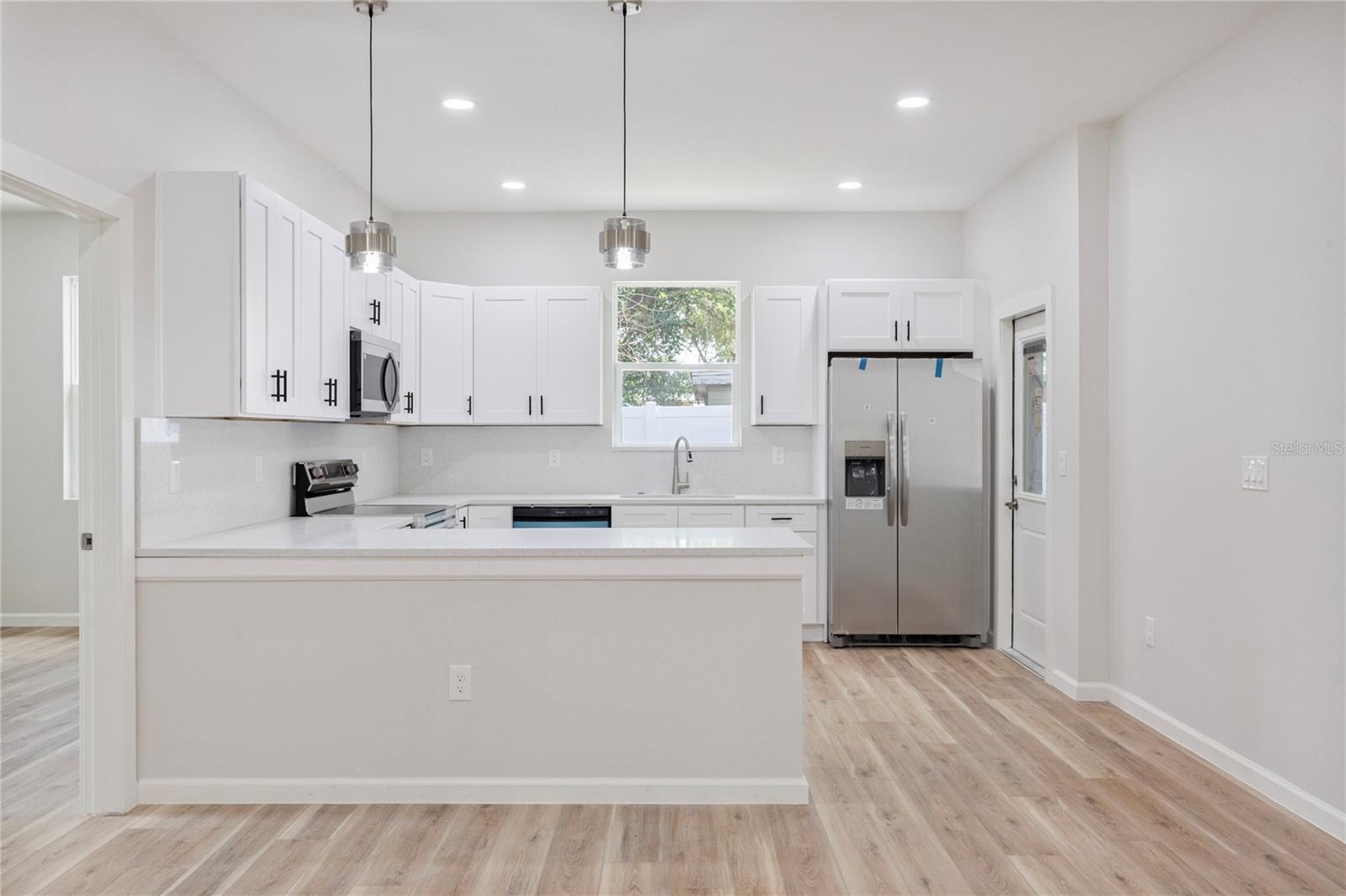 809 E 131ST AVE, TAMPA, FL, 33612