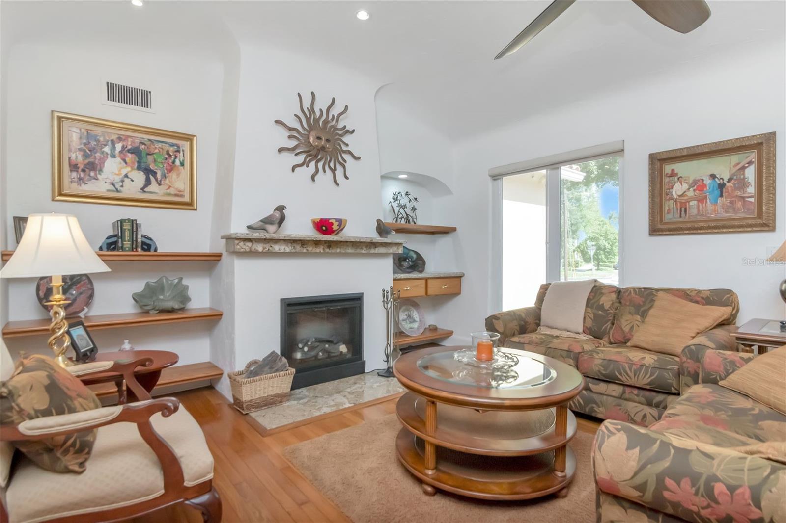 Living w/wood burning fireplace