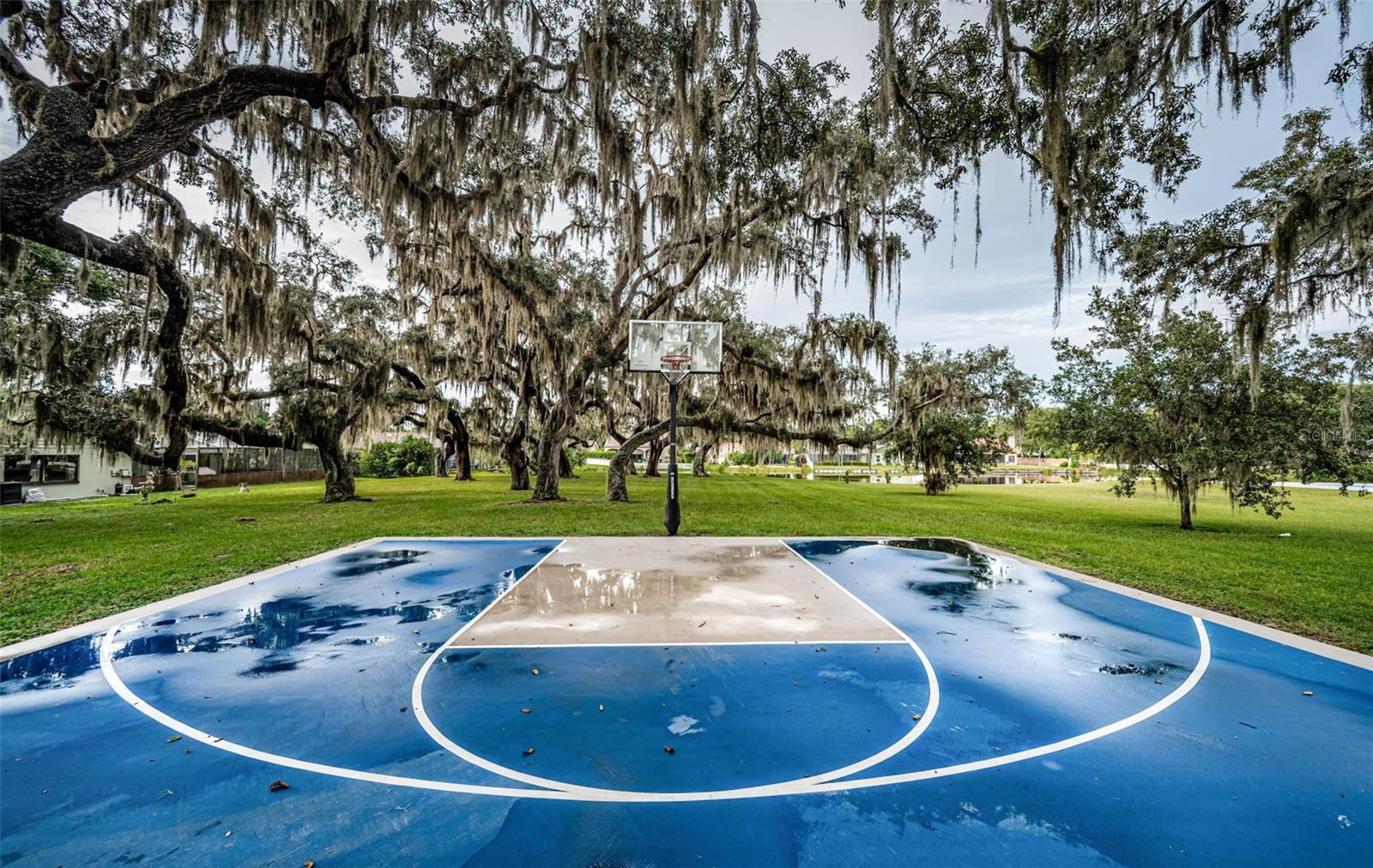 Whispering Lakes Park