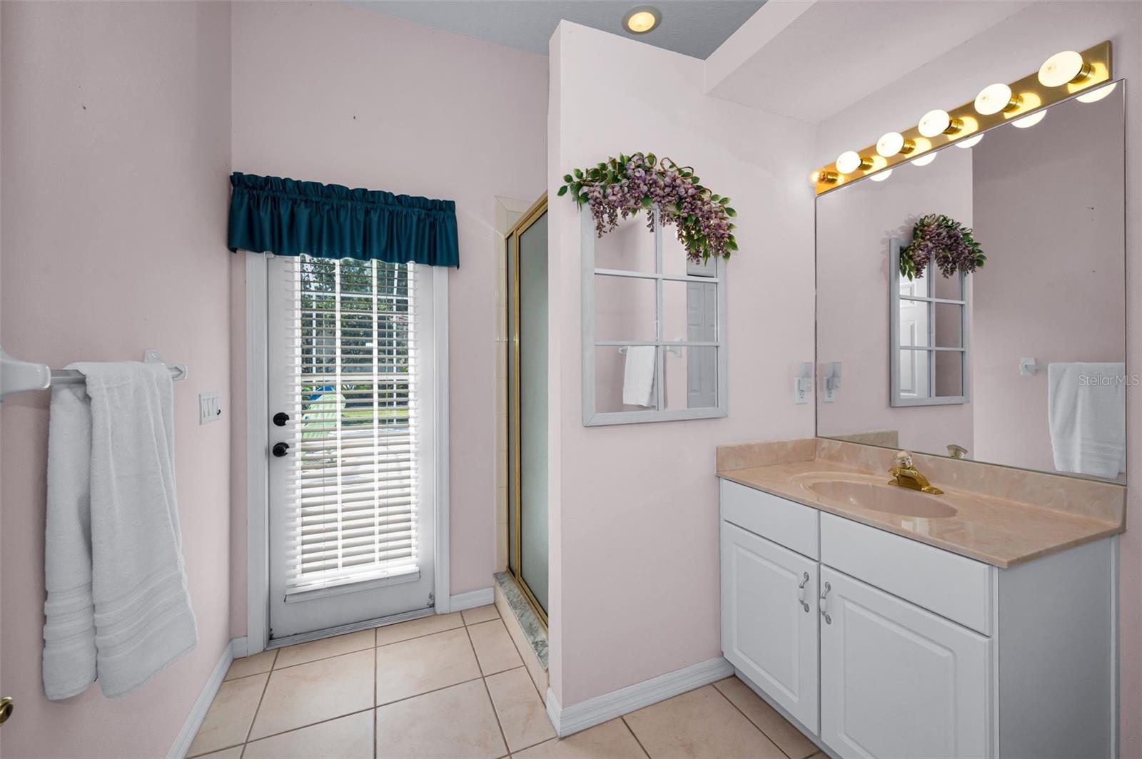 Bathroom 3 with lanai access