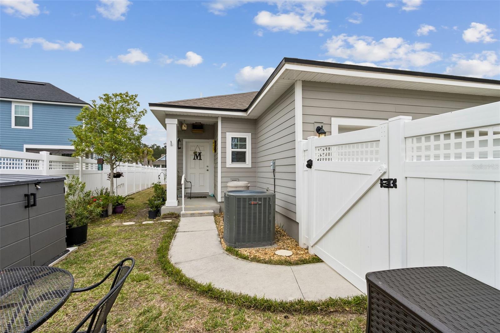 250 DAYDREAM AVE, YULEE, FL, 32097