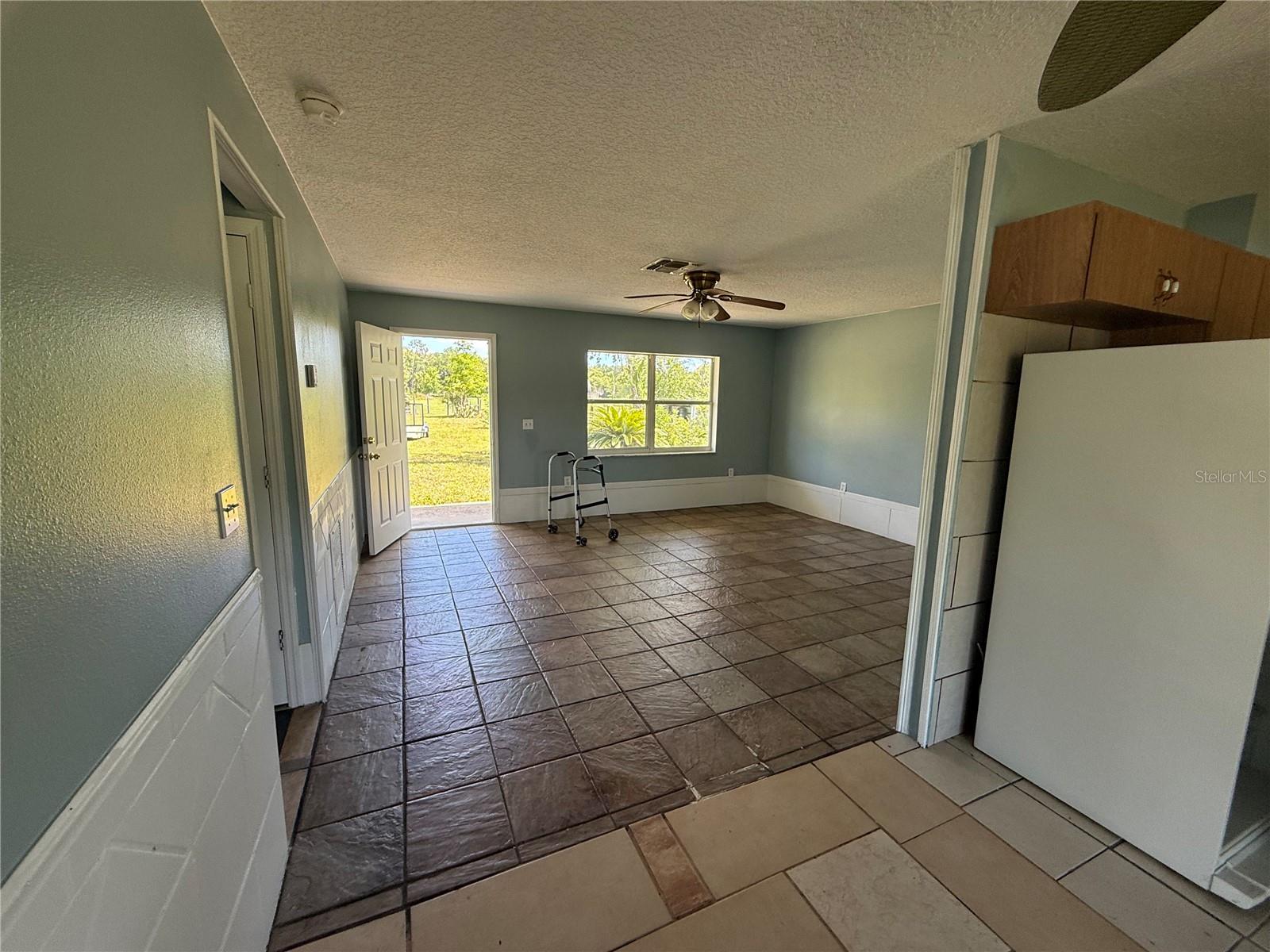 15816 MULLINS BLVD, UMATILLA, FL, 32784