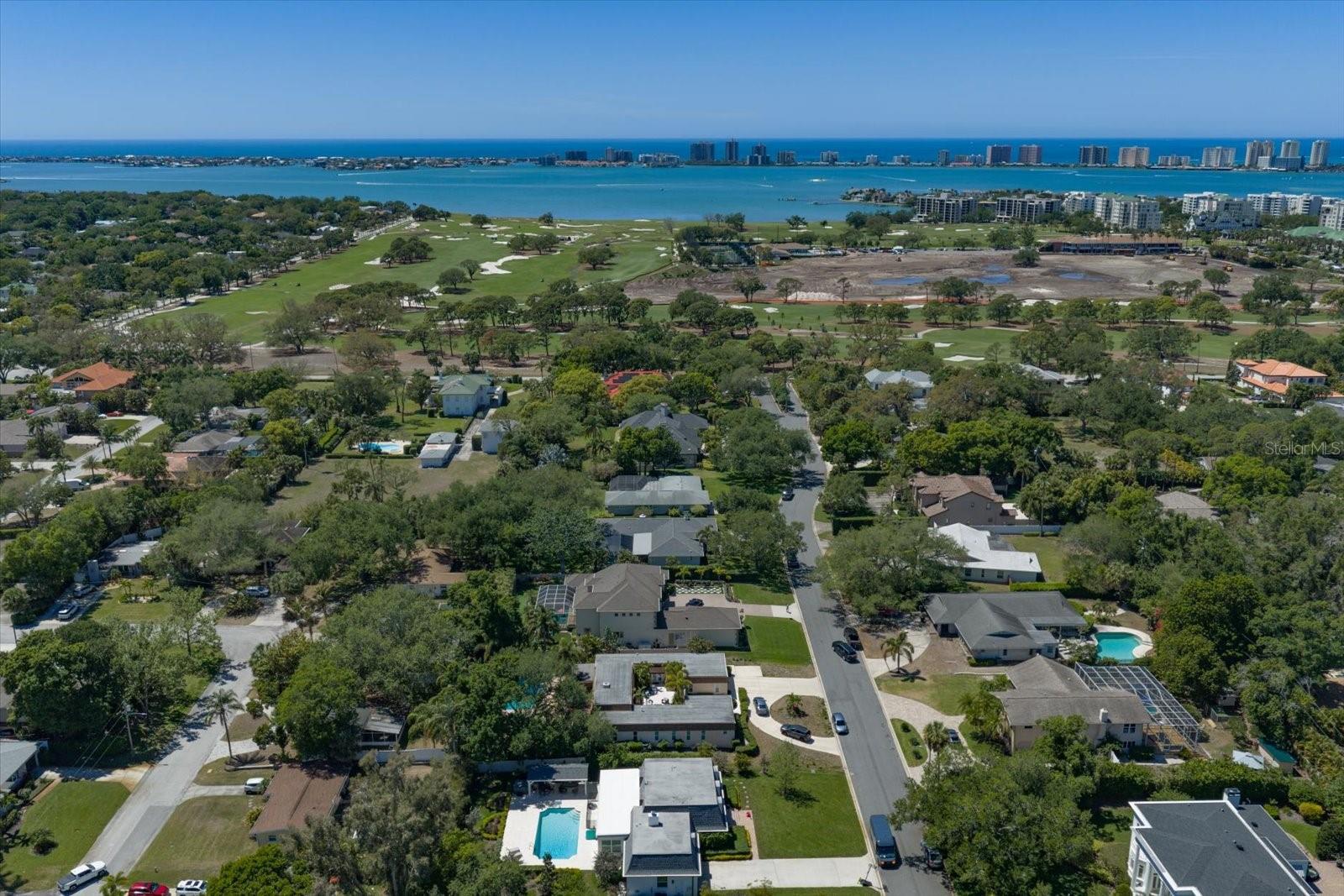 305 EASTLEIGH DR, BELLEAIR, FL, 33756