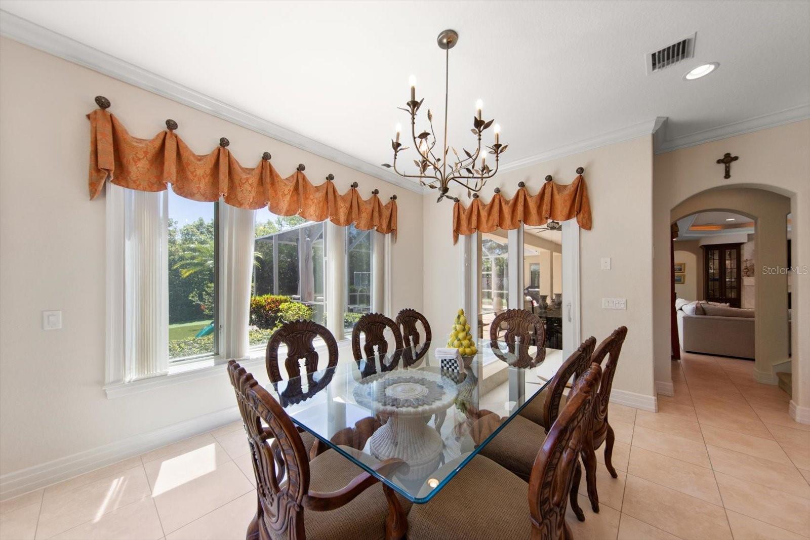 305 EASTLEIGH DR, BELLEAIR, FL, 33756