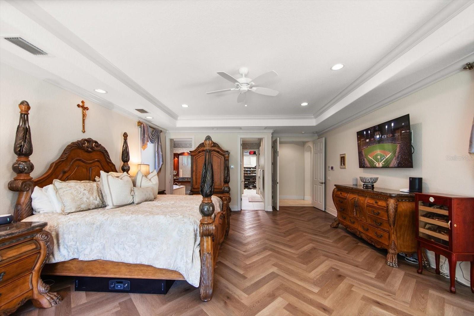 305 EASTLEIGH DR, BELLEAIR, FL, 33756