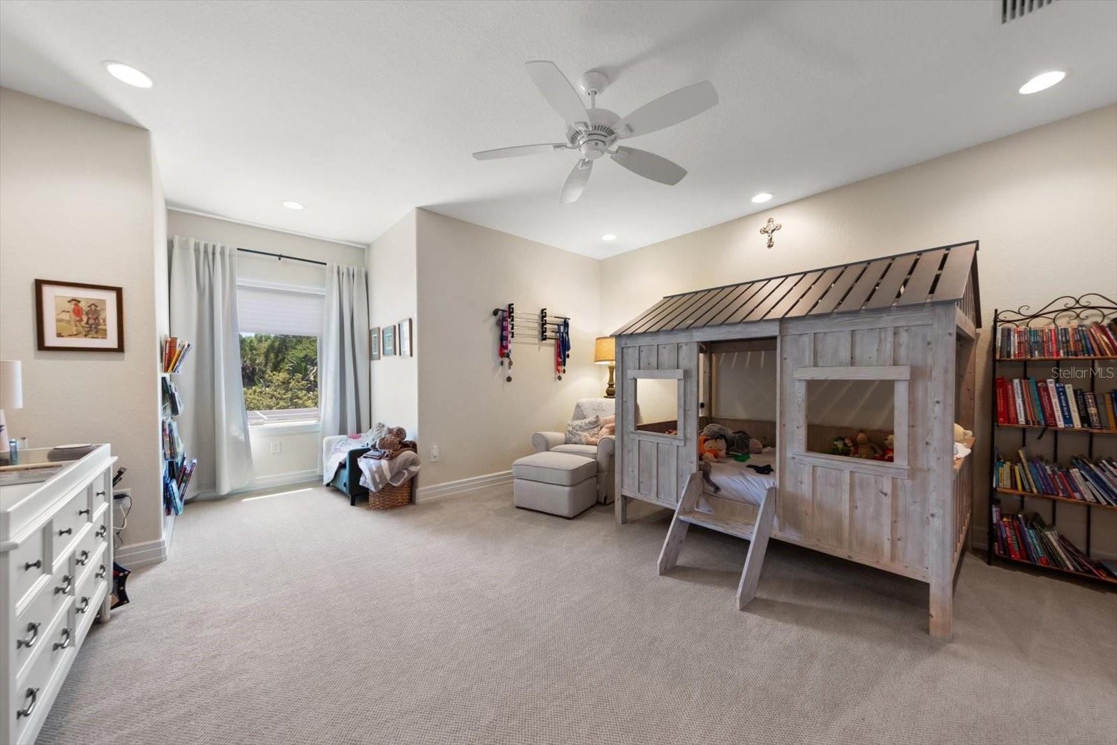 305 EASTLEIGH DR, BELLEAIR, FL, 33756