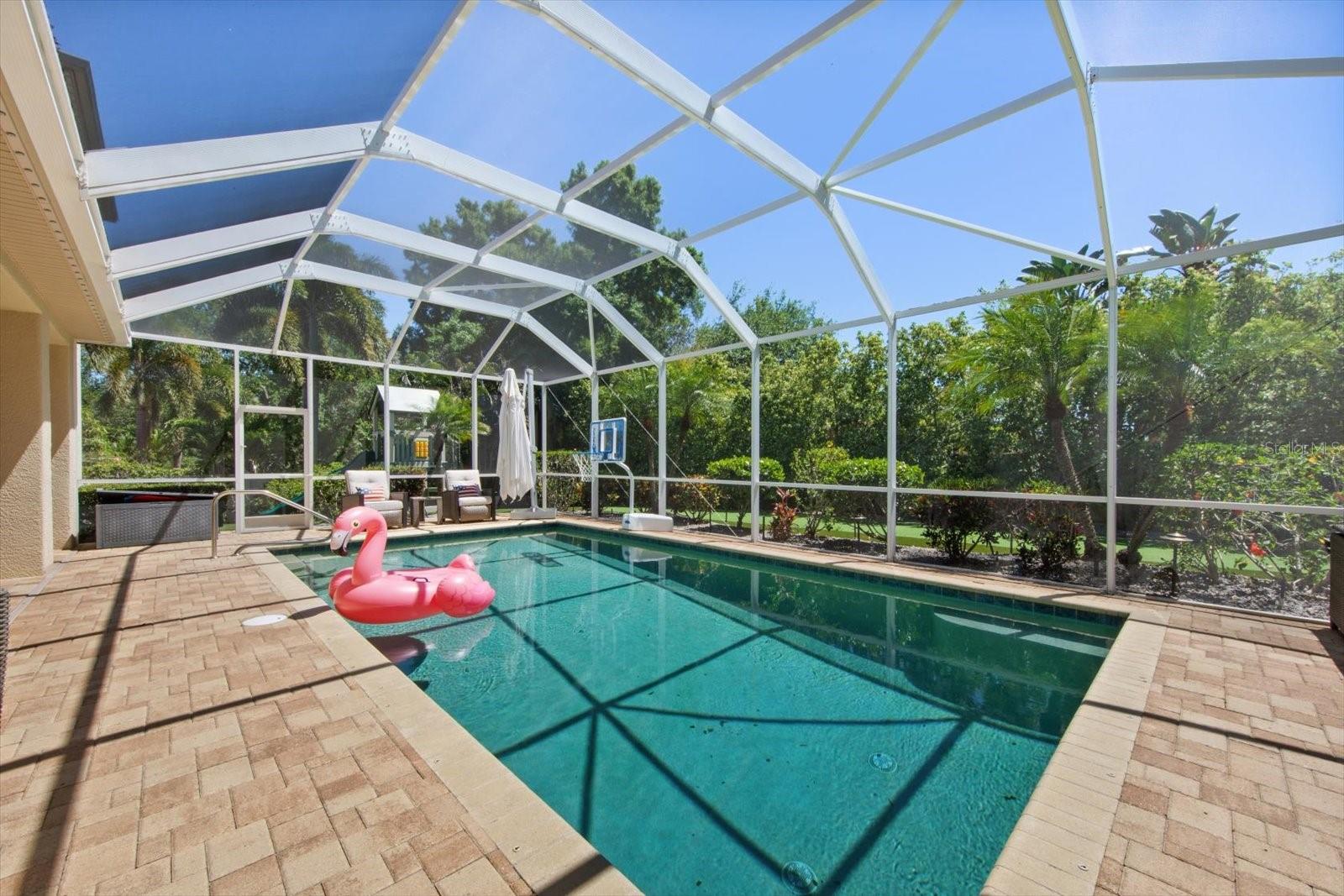 305 EASTLEIGH DR, BELLEAIR, FL, 33756