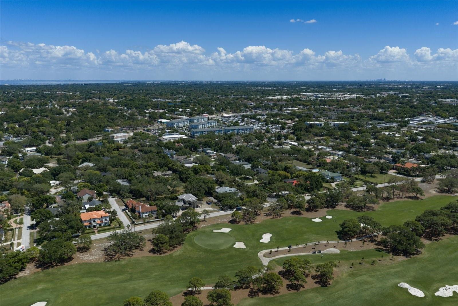 305 EASTLEIGH DR, BELLEAIR, FL, 33756