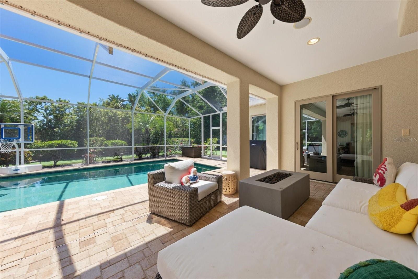 305 EASTLEIGH DR, BELLEAIR, FL, 33756