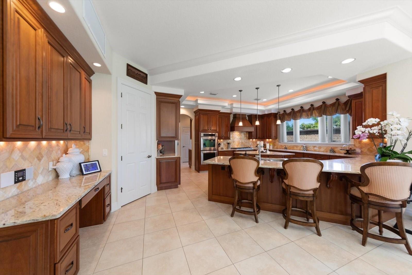 305 EASTLEIGH DR, BELLEAIR, FL, 33756