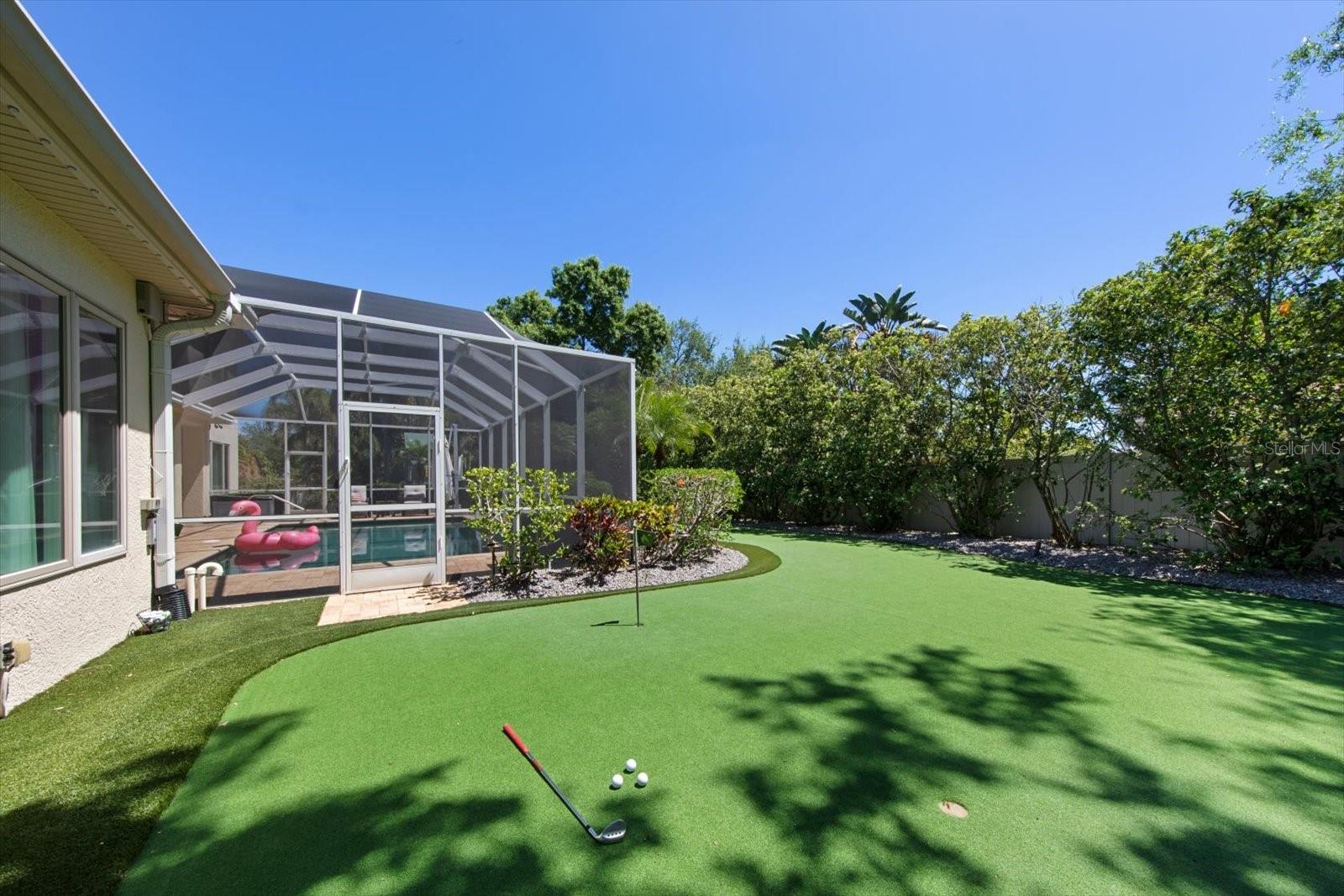 305 EASTLEIGH DR, BELLEAIR, FL, 33756