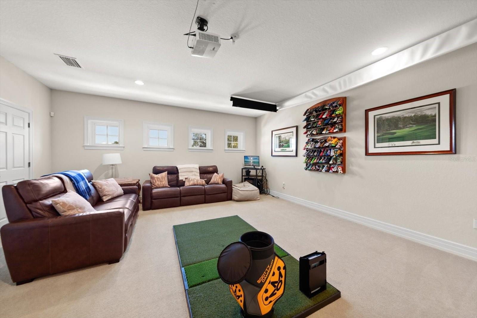 305 EASTLEIGH DR, BELLEAIR, FL, 33756
