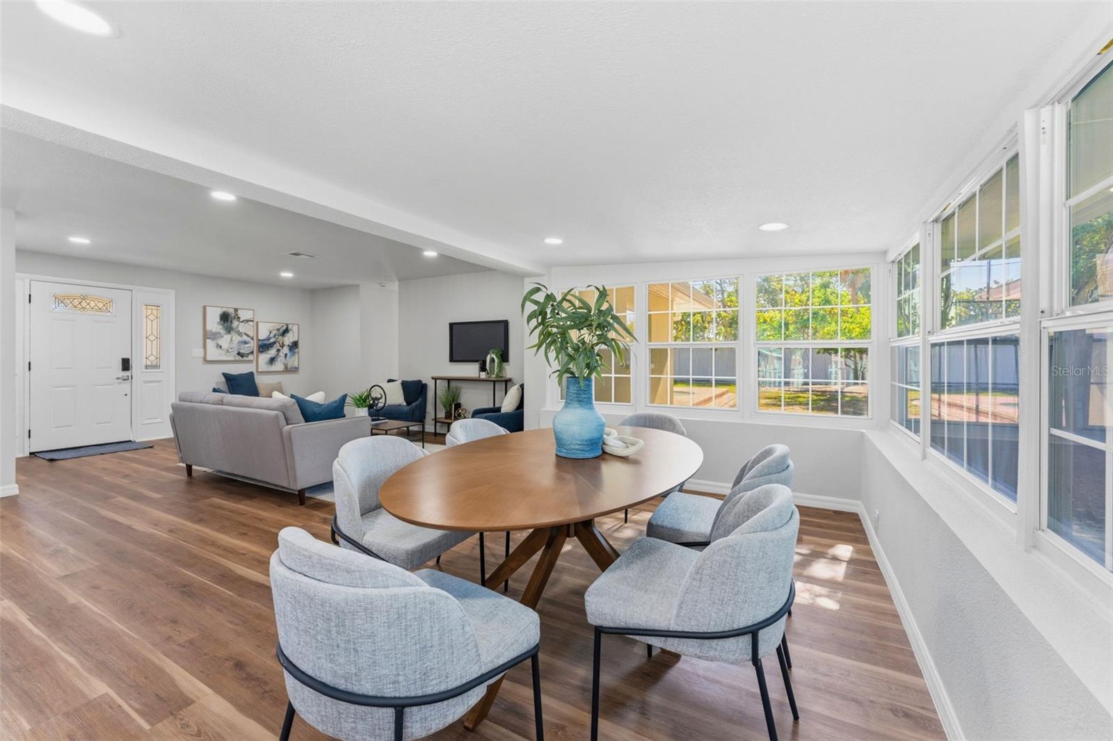 110 92ND AVE NE, ST PETERSBURG, FL, 33702