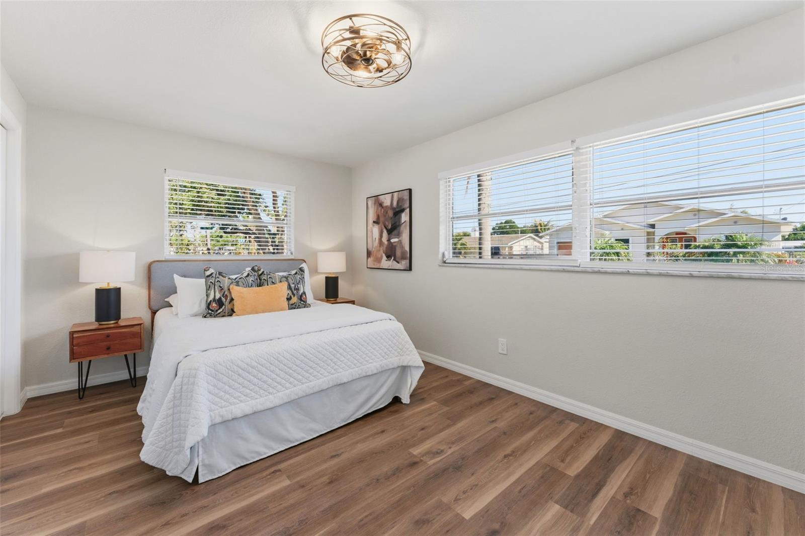 110 92ND AVE NE, ST PETERSBURG, FL, 33702