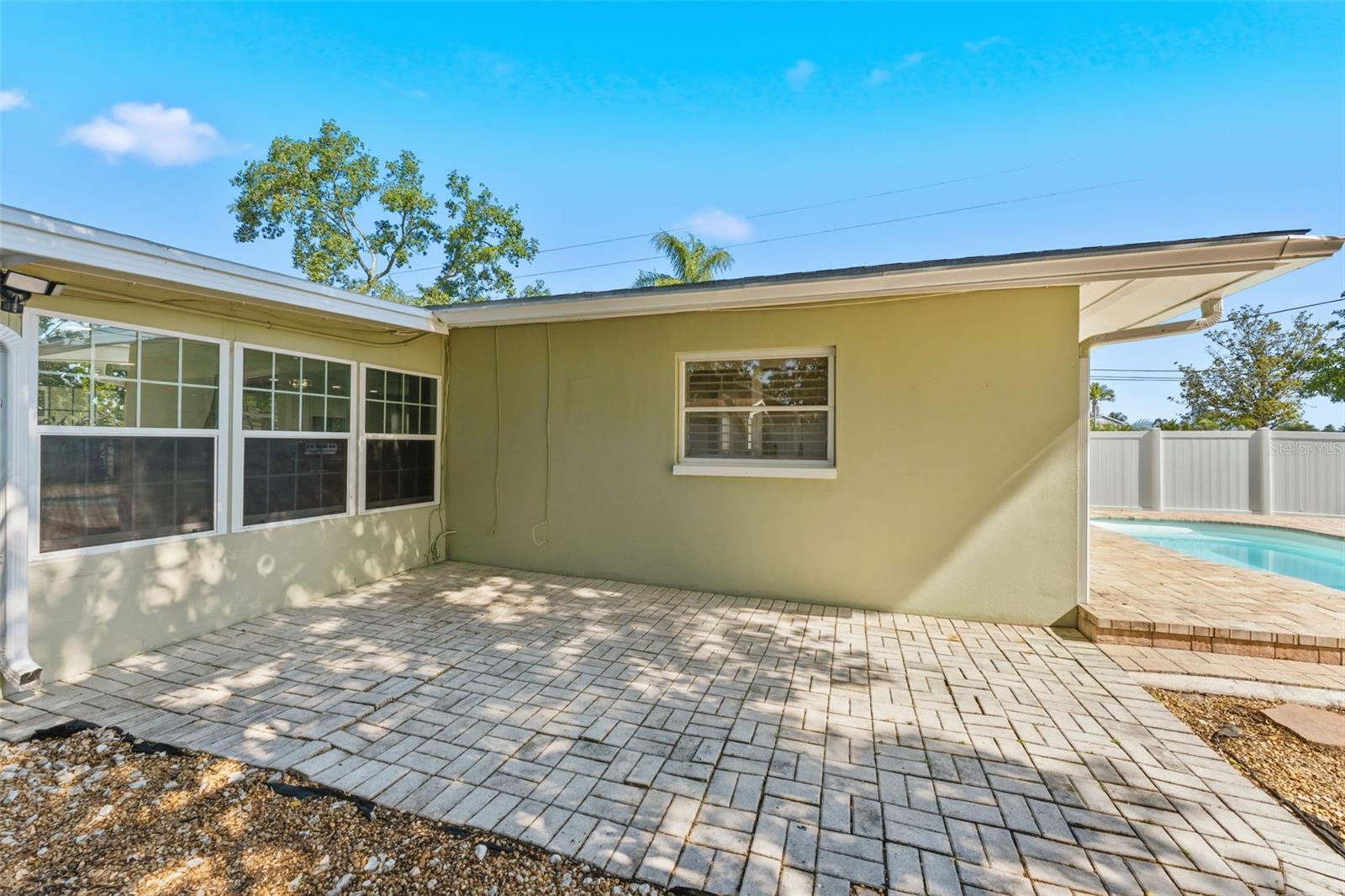 110 92ND AVE NE, ST PETERSBURG, FL, 33702