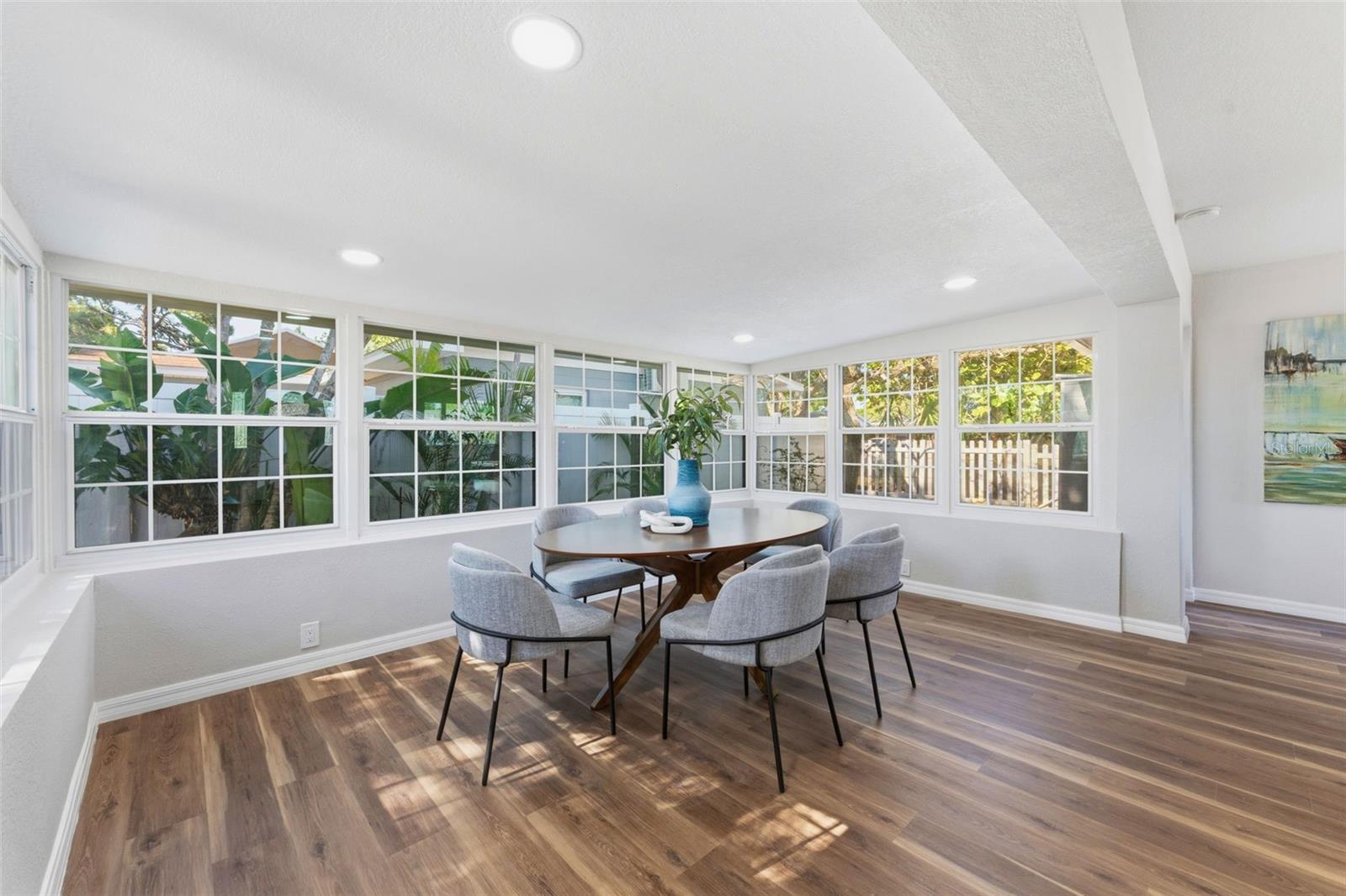 110 92ND AVE NE, ST PETERSBURG, FL, 33702