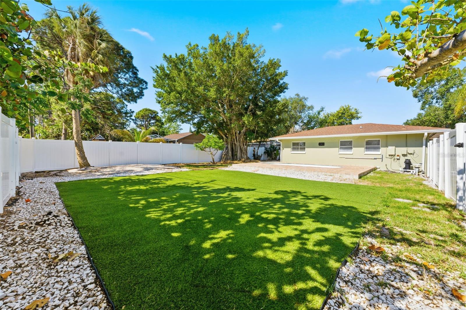 110 92ND AVE NE, ST PETERSBURG, FL, 33702