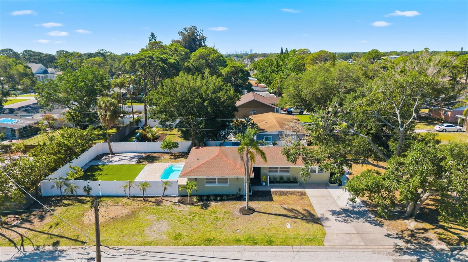 110 92ND AVE NE, ST PETERSBURG, FL, 33702