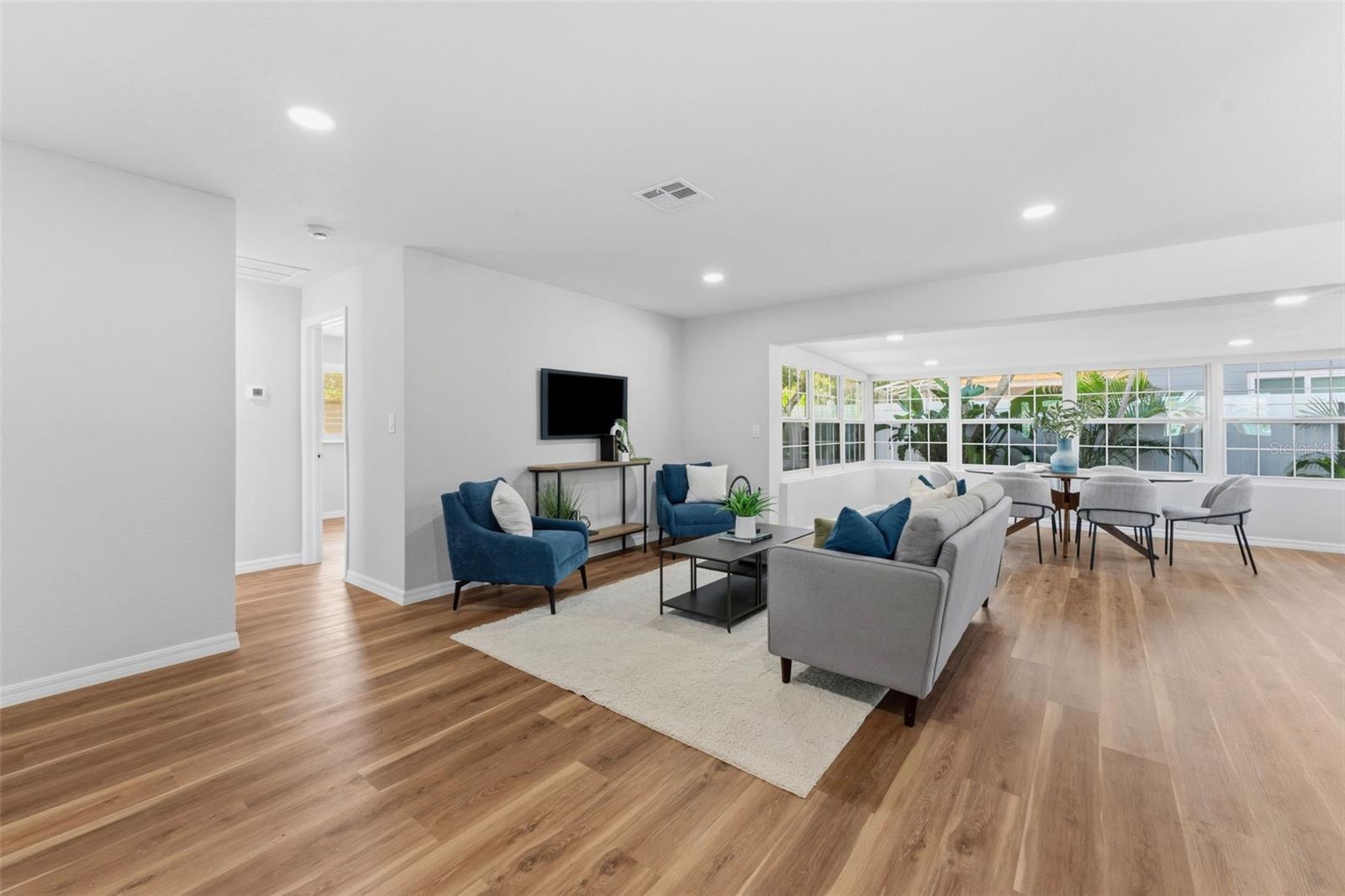 110 92ND AVE NE, ST PETERSBURG, FL, 33702