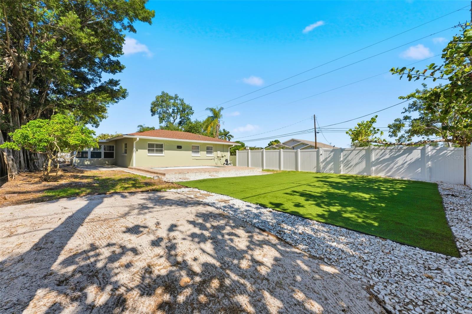 110 92ND AVE NE, ST PETERSBURG, FL, 33702