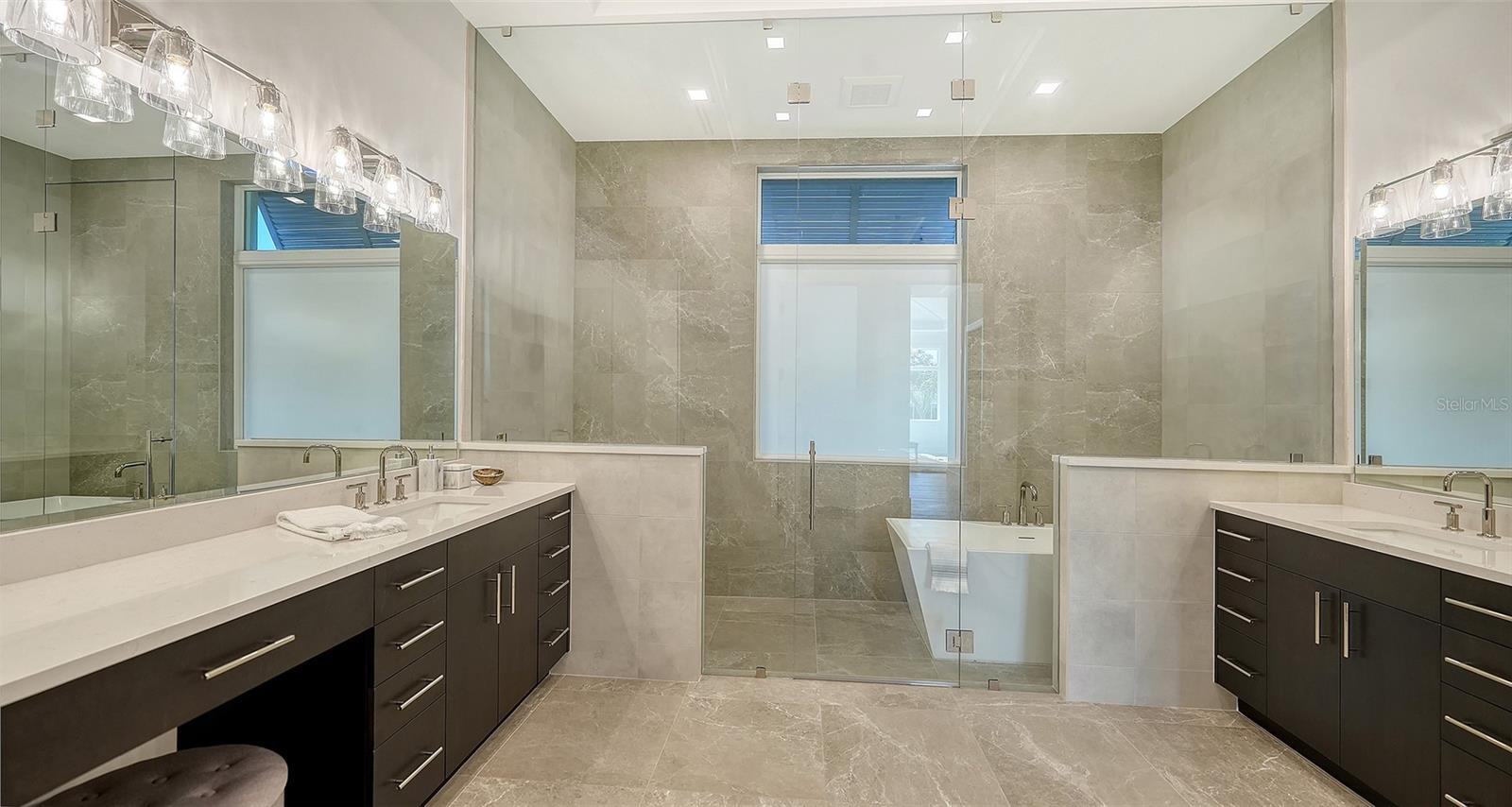 558 VENICE LN, SARASOTA, FL, 34242