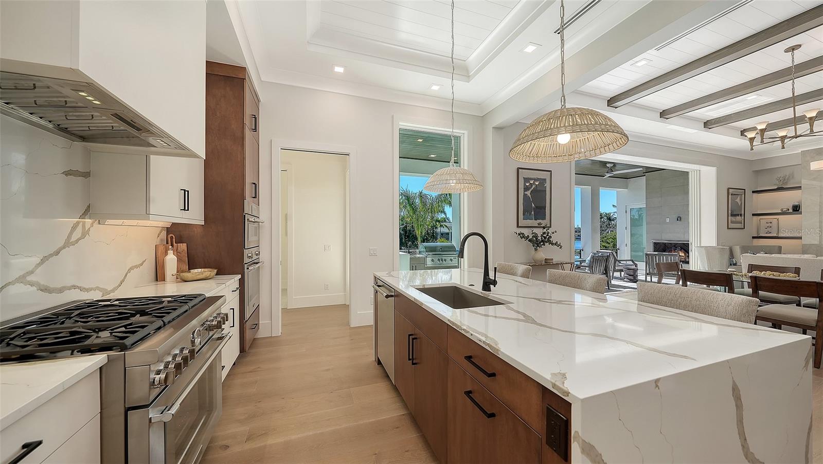 558 VENICE LN, SARASOTA, FL, 34242