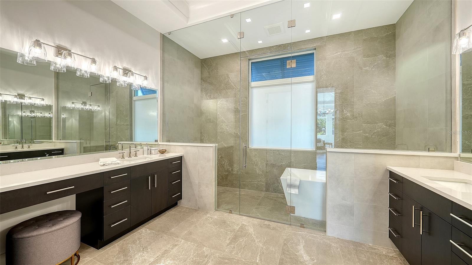 558 VENICE LN, SARASOTA, FL, 34242