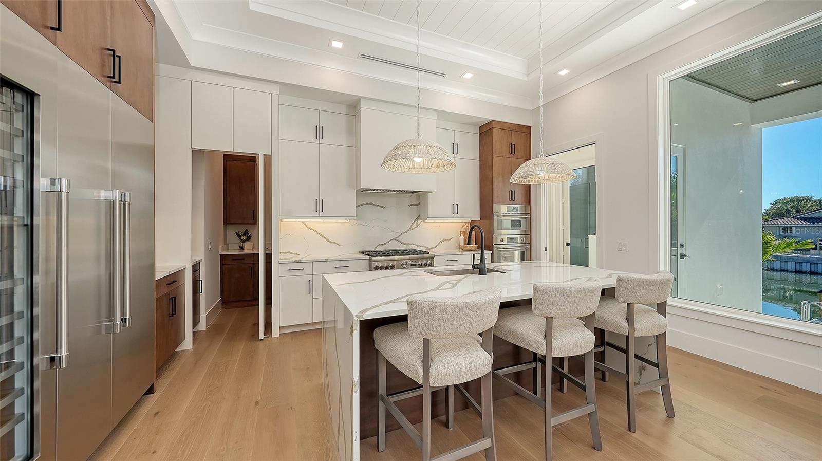 558 VENICE LN, SARASOTA, FL, 34242