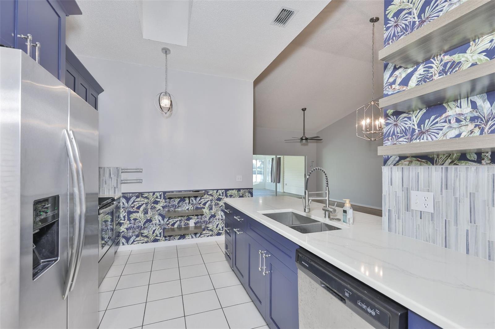 2020 NANTUCKET DR, SUN CITY CENTER, FL, 33573