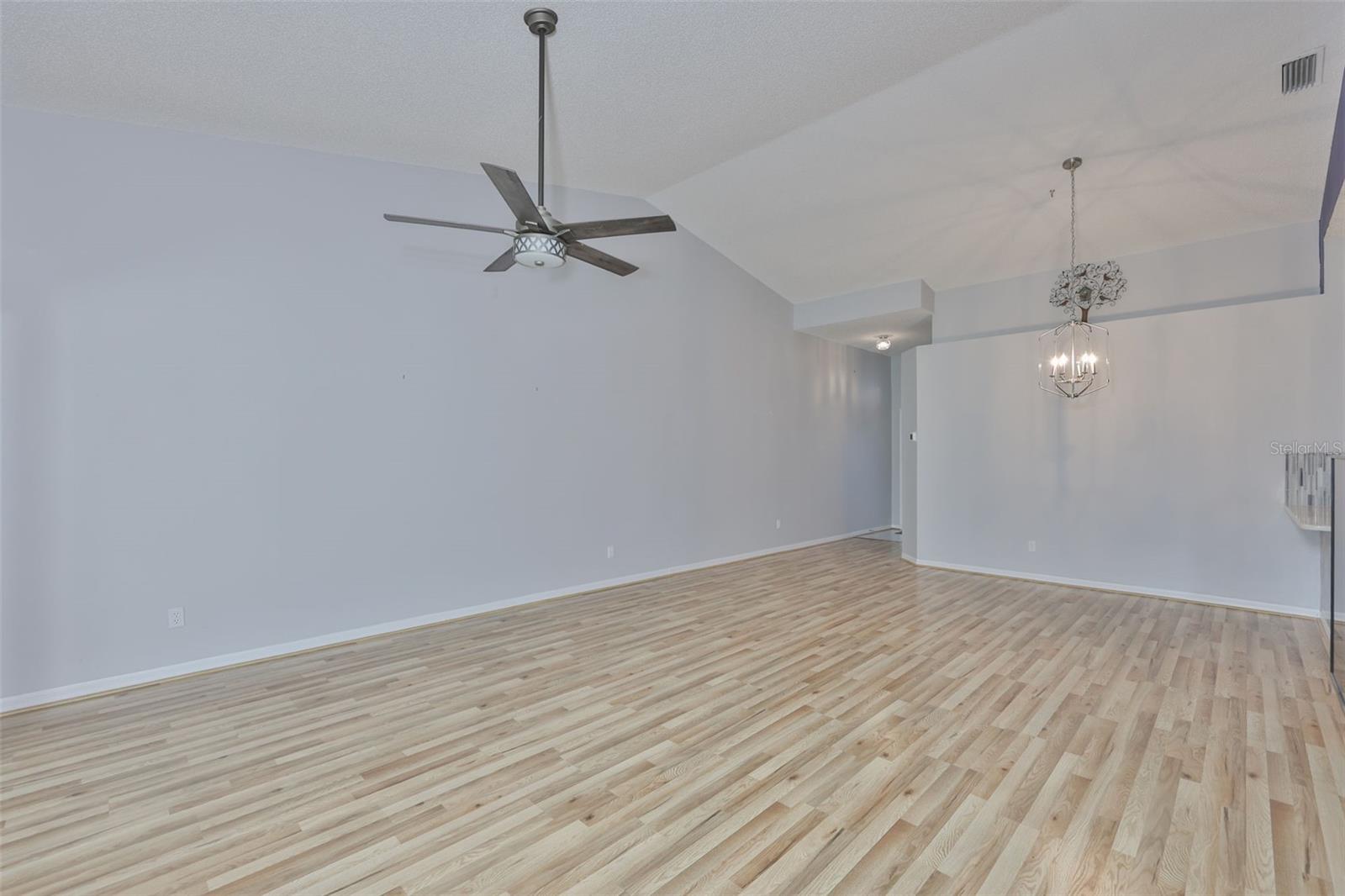 2020 NANTUCKET DR, SUN CITY CENTER, FL, 33573