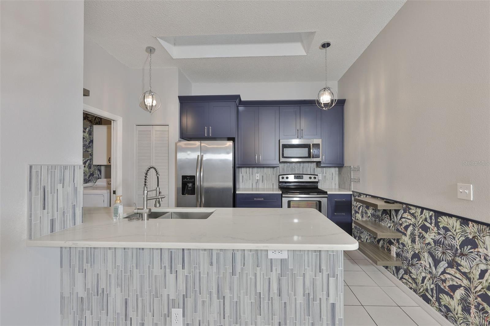 2020 NANTUCKET DR, SUN CITY CENTER, FL, 33573