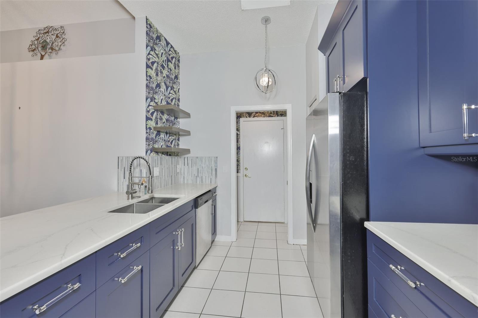 2020 NANTUCKET DR, SUN CITY CENTER, FL, 33573