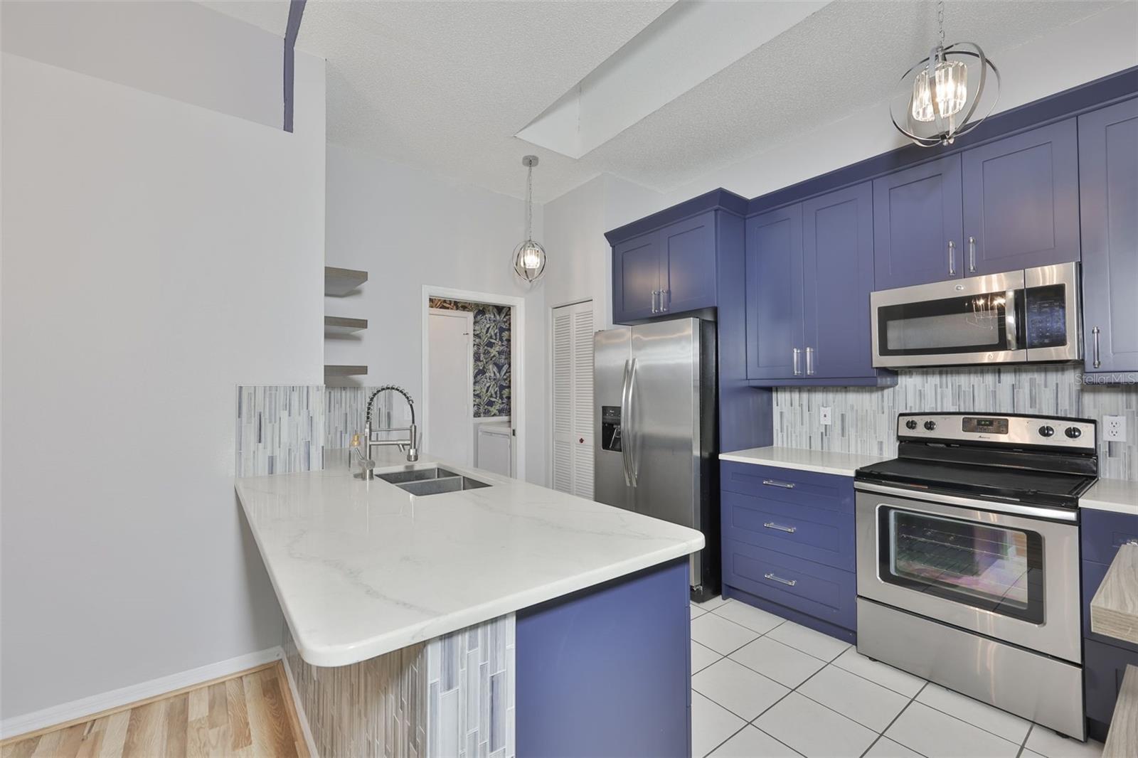 2020 NANTUCKET DR, SUN CITY CENTER, FL, 33573