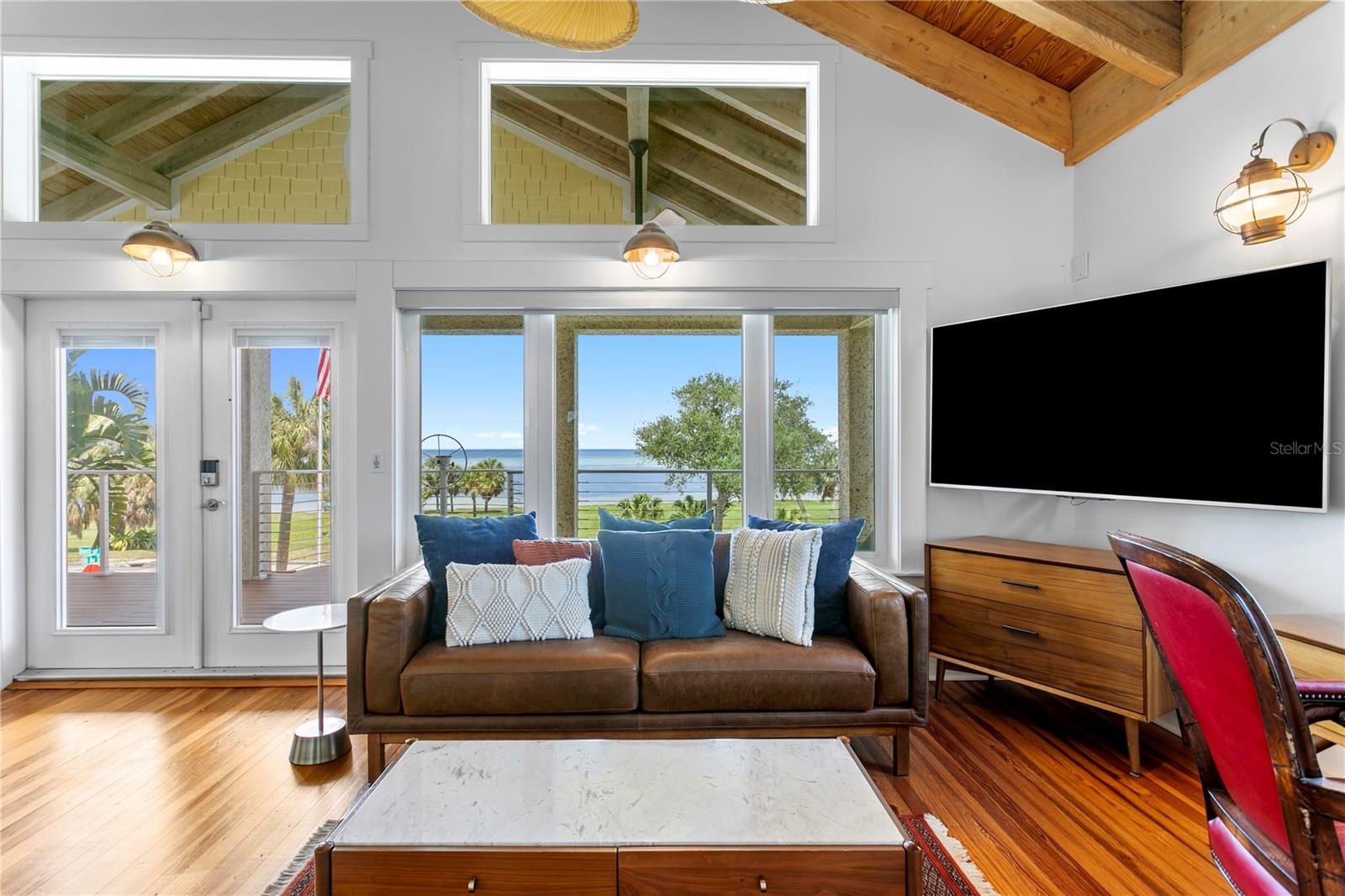 1803 BEACH DR SE, ST PETERSBURG, FL, 33705